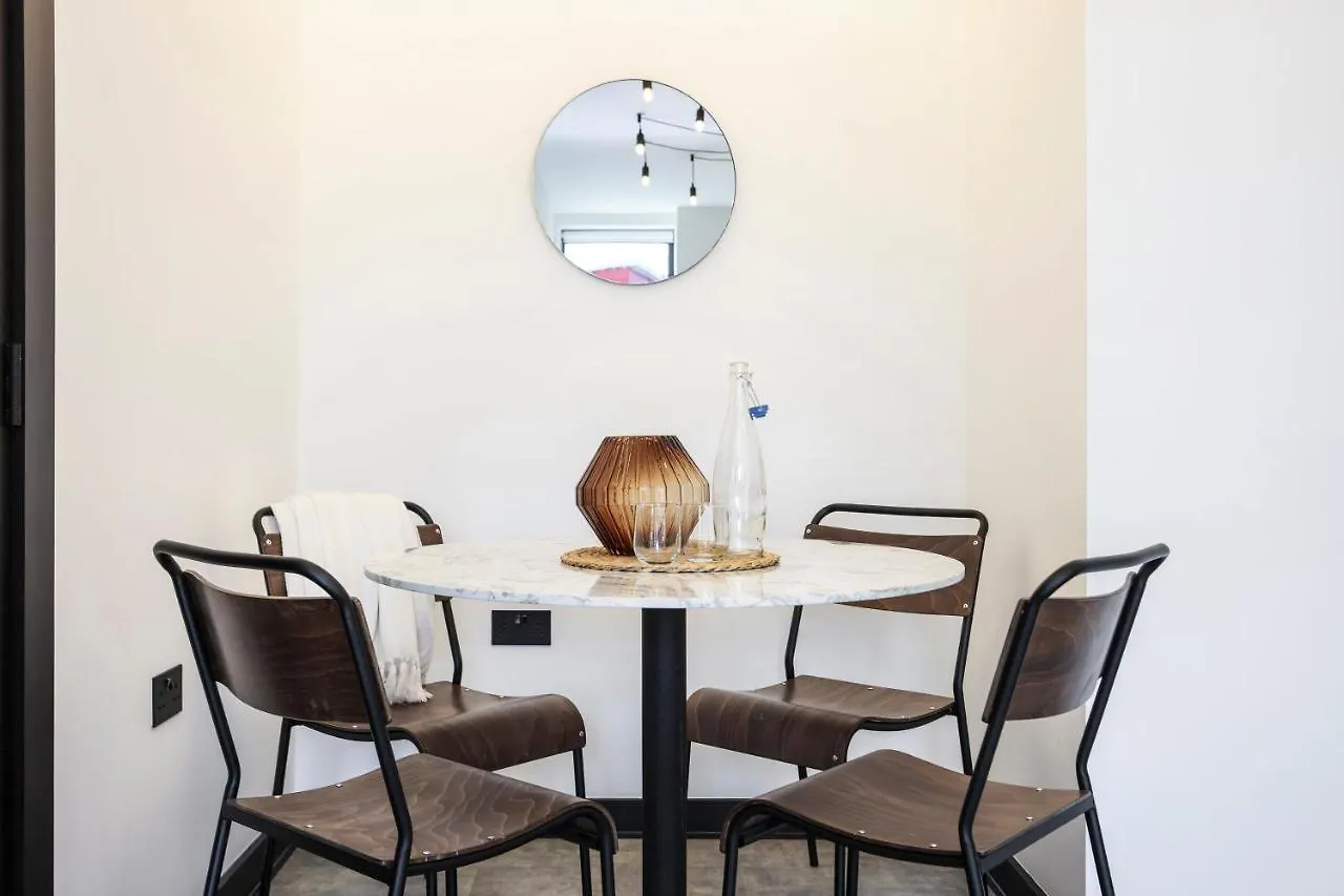 The Brewers Rooms Contemporary Aparthotel Edinburgh