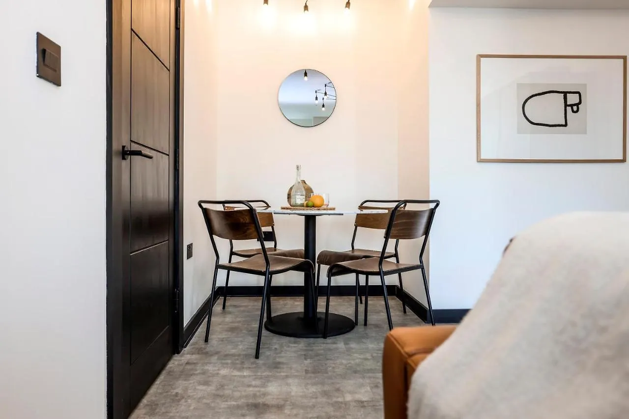 The Brewers Rooms Contemporary Aparthotel Edinburgh